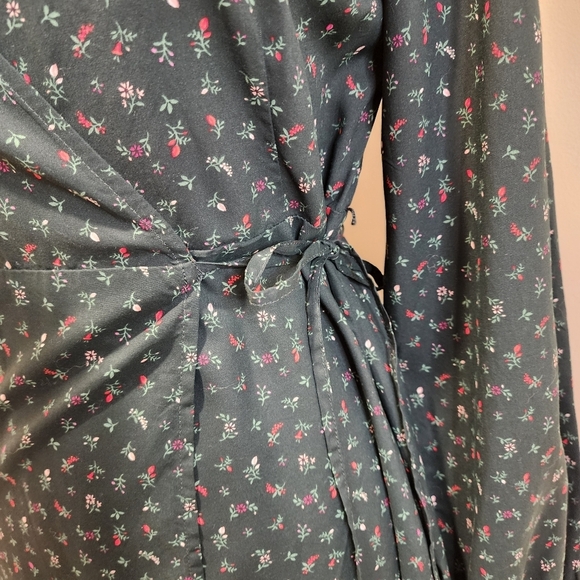 Old Navy Floral Green Wrap Long Sleeves Dress NWT - Picture 3 of 14